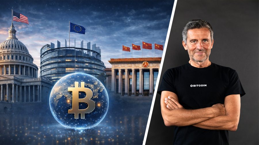 Digitale Illustration mit ikonischen Regierungsgebäuden der USA, der Europäischen Union und Chinas. Im Vordergrund eine abstrahierte Weltkugel mit Bitcoin-Symbolik als Sinnbild für ein globales, staatenübergreifendes Geldsystem.