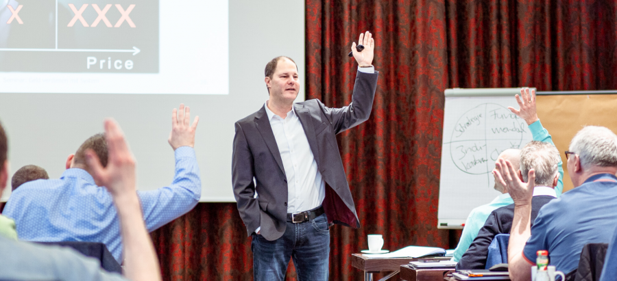 Ulrich Müller von der Wealth Academy